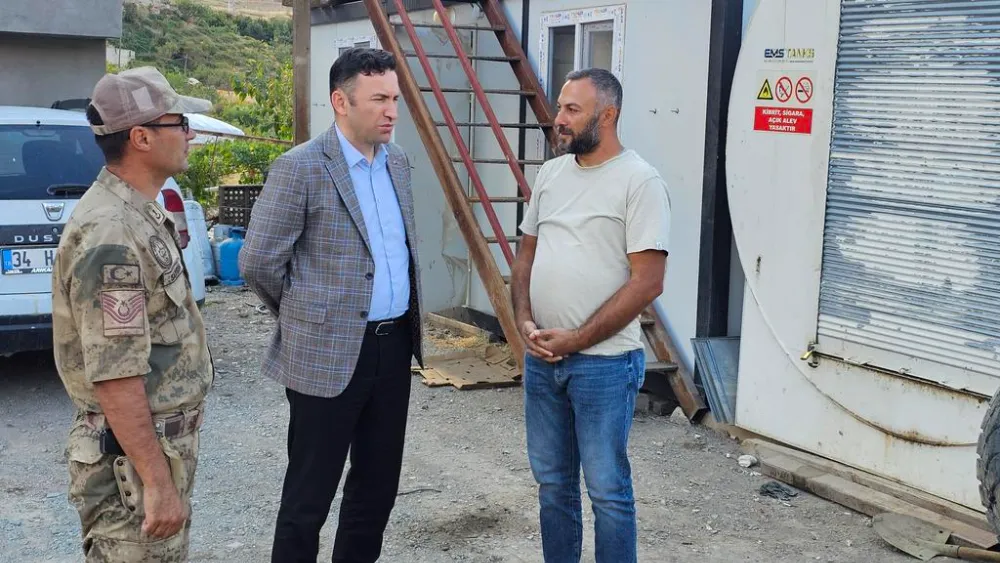 Siirt Pervari Kaymakamı  Gülderen, Köprüçay Köyü’ndeki SMS Şantiyesini Ziyaret Etti