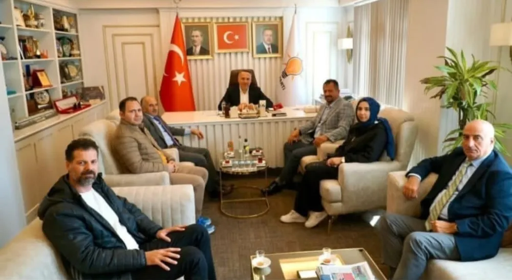 Sakarya Siirtliler Derneği’nden AK Parti İl Başkanlığı’na Ziyaret