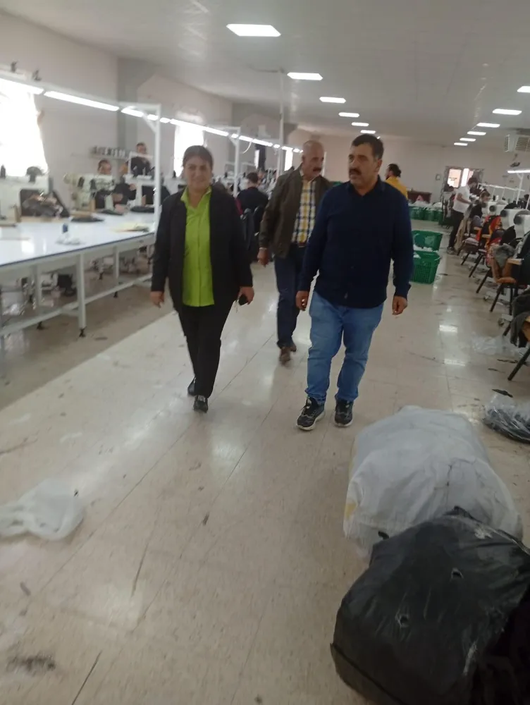 Kurtalan’da Kadın Emeğine ve Üretime Destek: Eşbaşkan Sadiye Aktin’den Tekstil ve Ayakkabıcılık Atölyelerine Ziyaret 