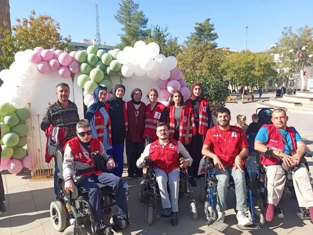 Türk Kızılay Engelsiz Siirt Ekibi “Balon Şenliği”ne Katıldı