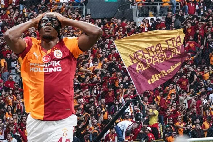 Galatasaray taraftarlarından UEFA