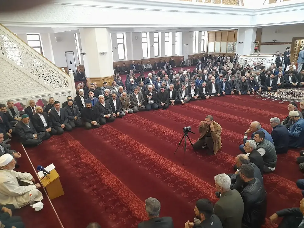 7 Yıllık Husumet Barışla Sonuçlandı: Siirtli ve Muşlu Aileler Kur’an Tilavetiyle Kucaklaştı