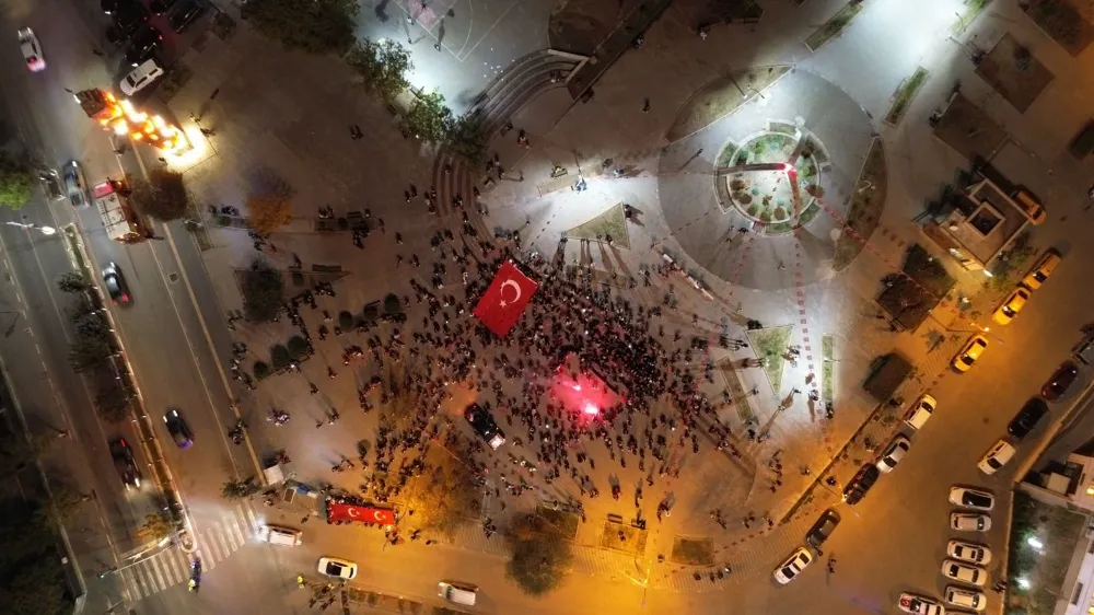 Cumhuriyetin 102’nci yılında Siirt fener alayıyla aydınlandı 