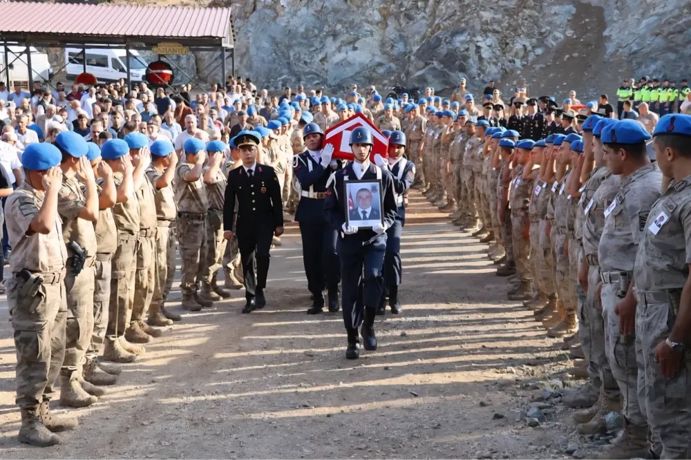 Kazada hayatını kaybeden uzman çavuş son yolculuğuna uğurlandı 