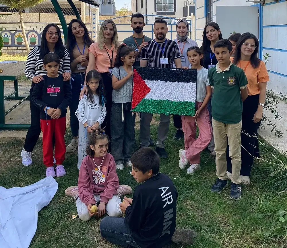 Siirt’te Özel Öğrencilerden Filistin’e Duygu Dolu Destek: Barış ve Empati Mesajı Verdiler