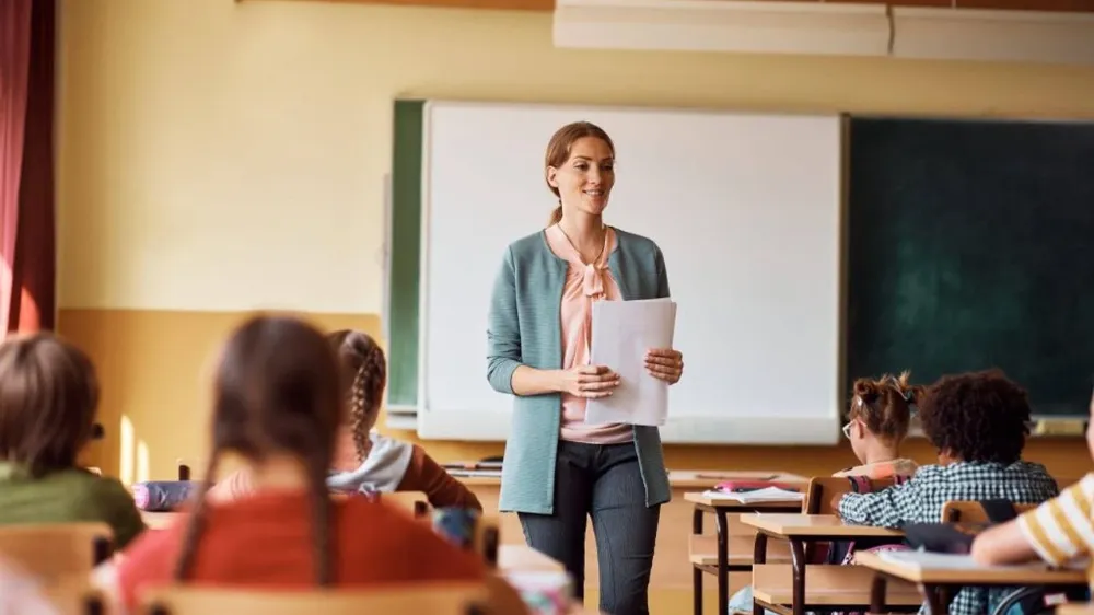 2026’da Müfredat Değişiyor! “Bilinçli Tüketici” Dersi Geliyor: Çocuklar Erken Yaşta Haklarını Öğrenecek 