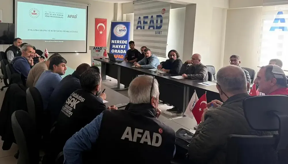 Siirt’te Gönüllüler Afetlere Hazırlanıyor: SADAKATAŞI Ekibine AFAD’dan Akreditasyon Eğitimi
