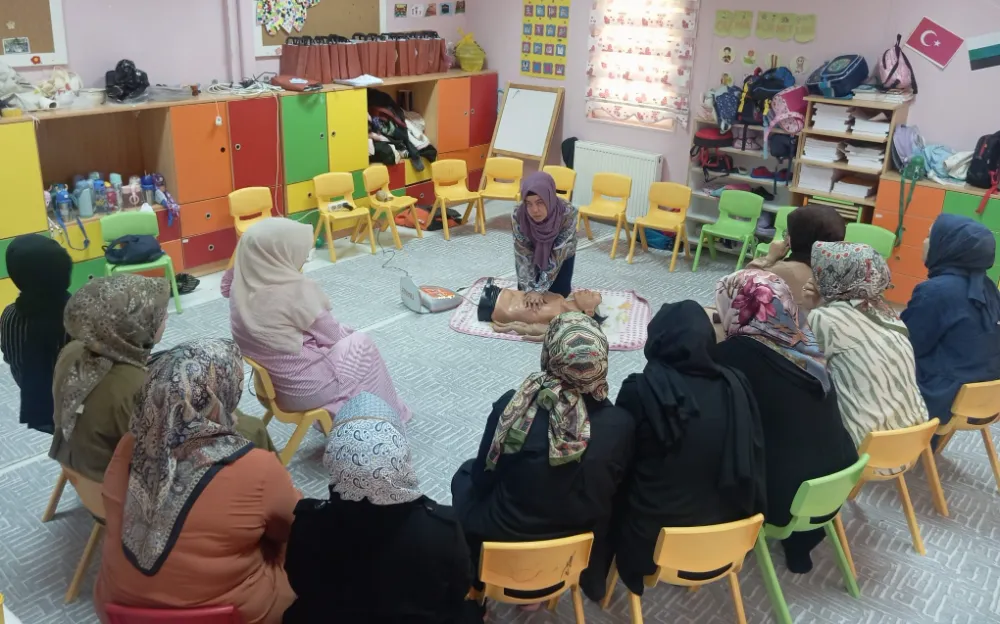 Siirt’te Kur’an Kursu Öğretmen ve Öğrencilerine İlkyardım Farkındalık Eğitimi