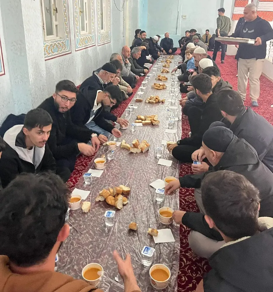 Siirt’te Gençlerden Manevi Buluşma: Sabah Namazında Birlik ve Kardeşlik Mesajı