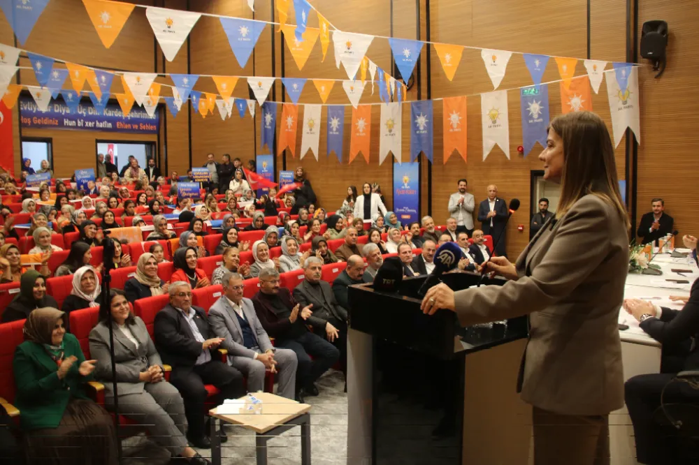 “AK Parti’nin Kadın Vizyonu Siirt’te Konuşuldu”