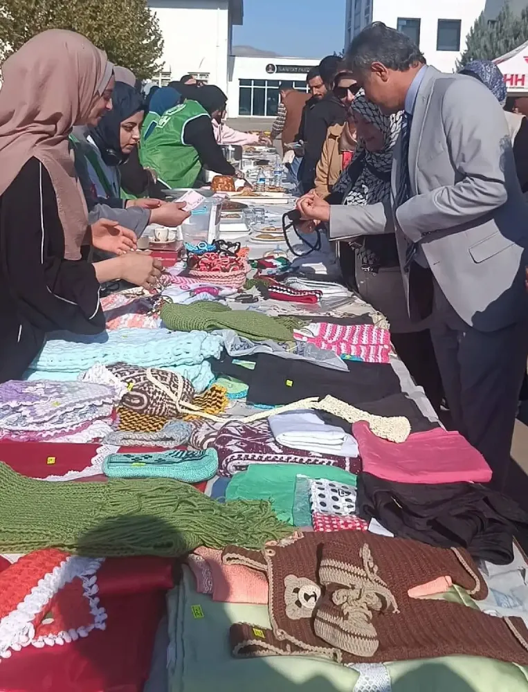 Siirt Üniversitesi’nde Gazze ve İhtiyaç Sahipleri İçin Gönül Kermesi: “Bir Lokma Paylaş, Bin Kalbe Dokun”