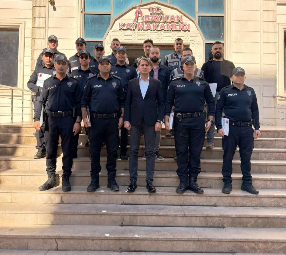 Siirt Baykan’da Emniyet Personeline Başarı Belgesi: “Huzur ve Güvenin Mimarı Sizsiniz”