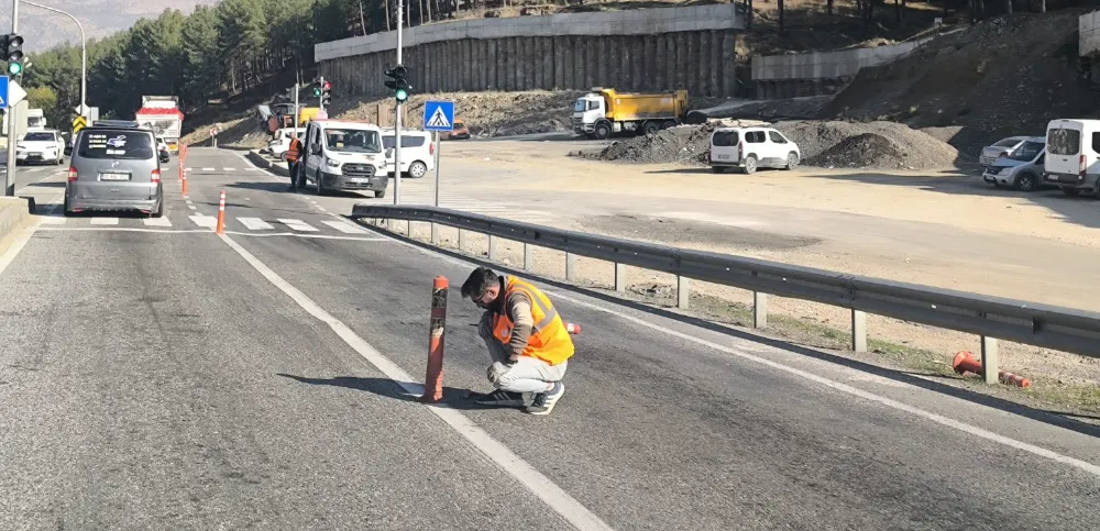 Baykan Karşıyaka Mahallesi Hastane Kavşağında Yol Çalışması Sürüyor