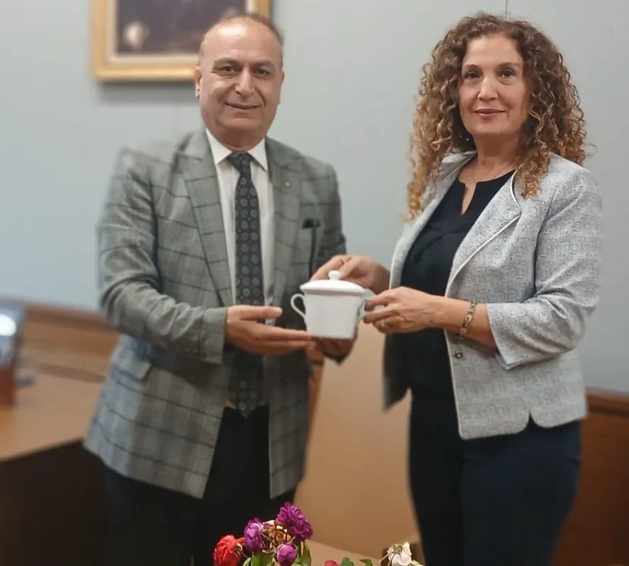 Başkentte Siirtli Hemşerimize Ziyaret: Yargıtay Üyesi Fidan Balcı’ya Anlamlı Hediye