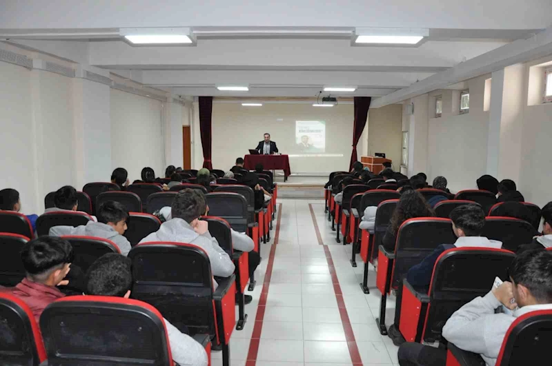 Ertaş Sarıkamış’ta öğrencilerle buluştu: 