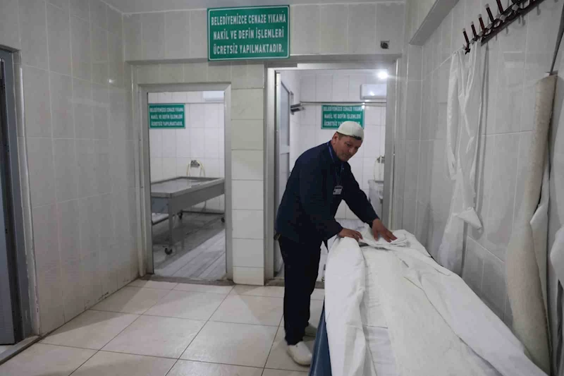 Diyarbakır’da depremde günde ortalama 40 cenaze yıkayan gassal konuştu: 