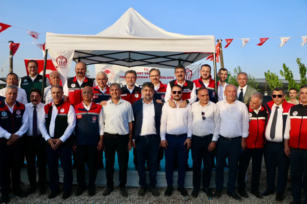 SİİRT’İN TARIM AMBARI GARZAN OVASI’NDA BÖĞÜRTLEN HASADI HEYECANI