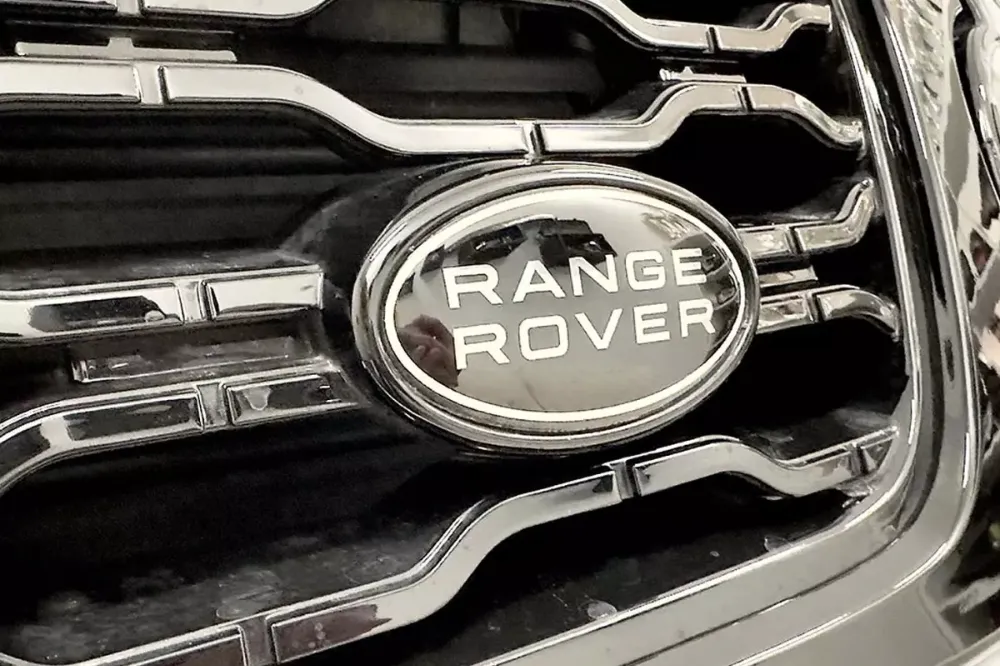 Range Rover, 55 yıl sonra logosunu yeniledi
