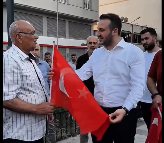Siirt İl Başkanı Özturan’dan Bayrak Seferberliği: “Siirt’in Dört Bir Yanı Al Bayrağımızla Donatılıyor”