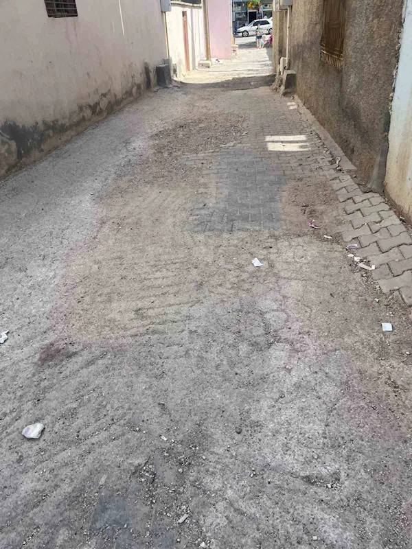 Mardin’de yapılmayan bozuk cadde vatandaşları çileden çıkardı
