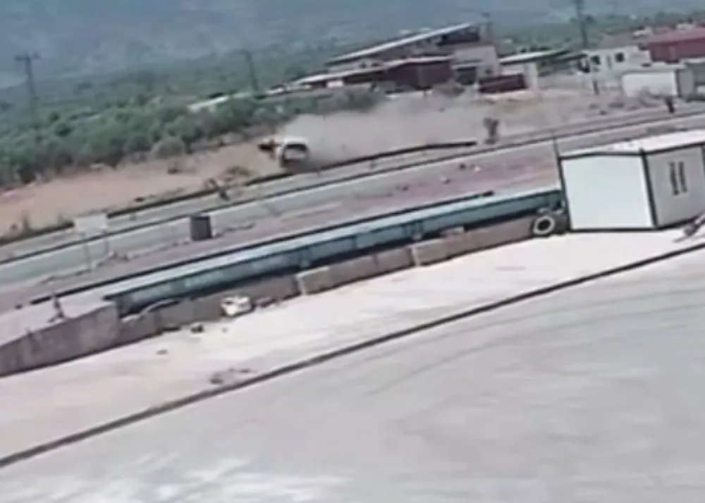 Kontrolden çıkan araç taklalar attı, sürücü hayatını kaybetti