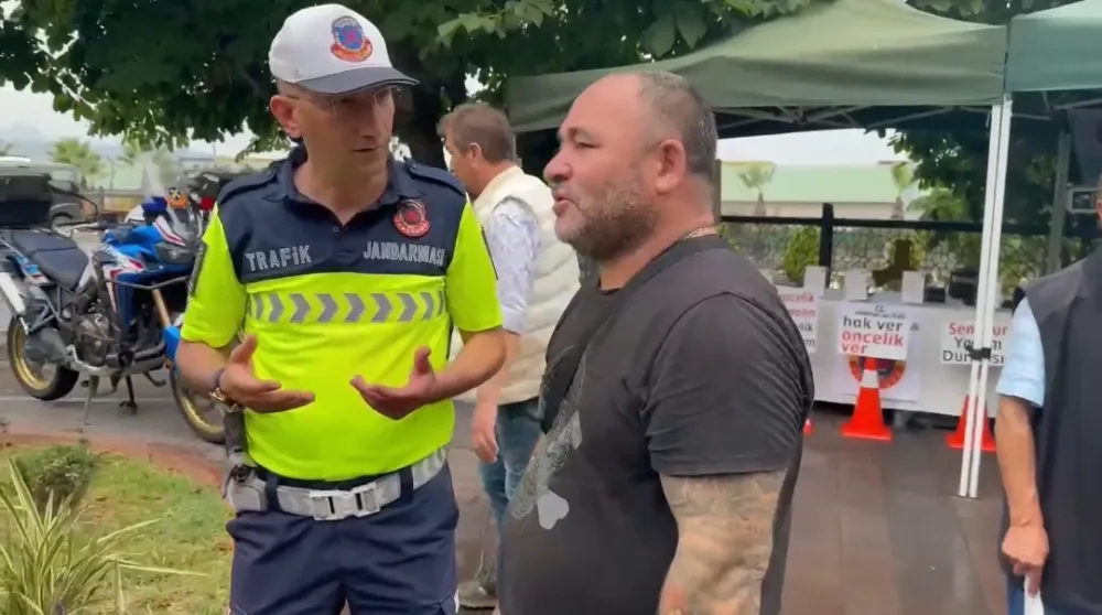 SİİRT’İN DE ARALARINDA BULUNDUĞU BİRÇOK İLDE TRAFİK JANDARMASINDAN UYGULAMALI EMNİYET KEMERİ EĞİTİMİ