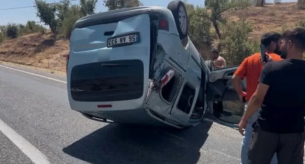 Kontrolden çıkan araç devrildi, emniyet kemeri hayat kurtardı