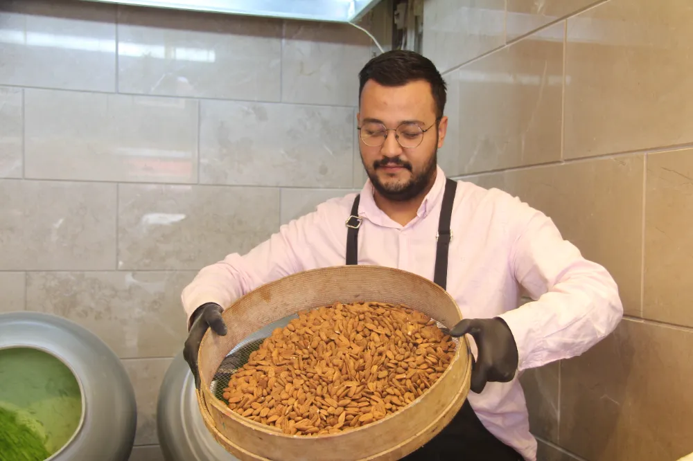 Antep fıstıklı badem şekerine ilgi büyük