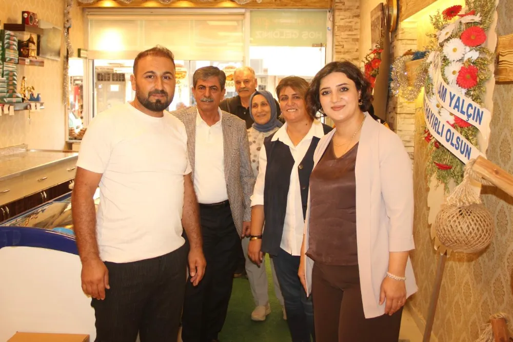 DEM Parti’den Kurtalan Esnafına Ziyaret ve Hizmet Dergisi Dağıtımı