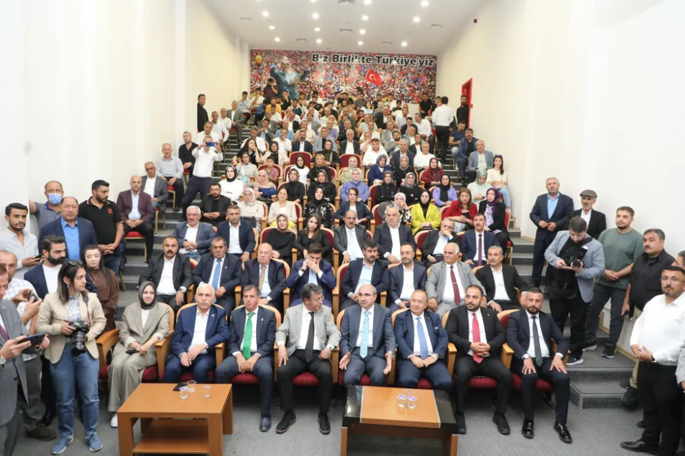 AK Parti Siirt Teşkilatı “Türkiye Yüzyılı Buluşmaları” İçin Bitlis’te