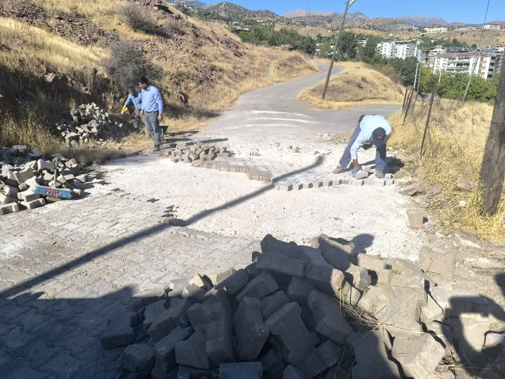 Baykan Belediyesi Yol Çalışmalarında Hız Kesilmiyor