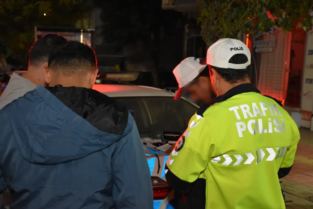 Siirt’te trafik denetimlerinde 19 araç ve sürücüsüne ceza 