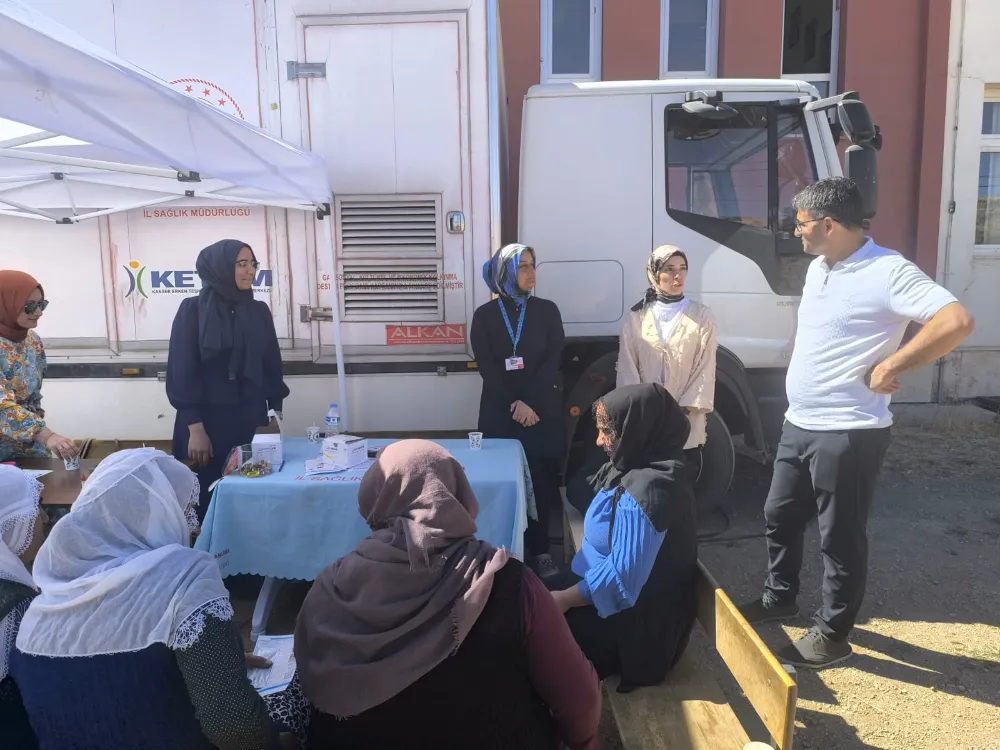 SİİRT İL SAĞLIK MÜDÜRÜ, PERVARİ’DE MOBİL KANSER TARAMA ARACINI İNCELEDİ