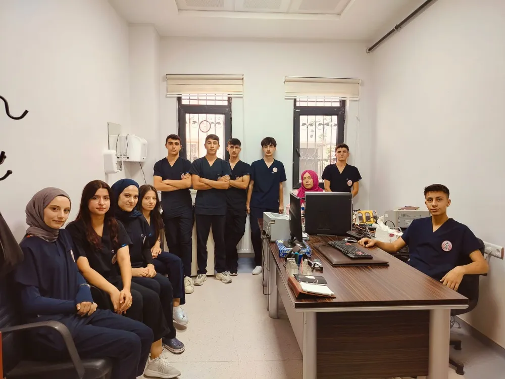 SİİRT’TE MESLEK LİSESİ ÖĞRENCİLERİNE SAĞLIK EĞİTİMİ