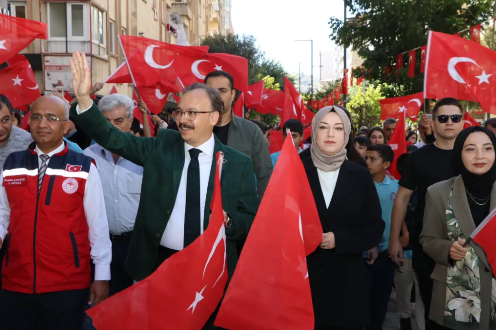 Siirt’te Coşkulu Başlangıç: Siirt Fıstığı Doğa ve Kültür Festivali Kortej Yürüyüşü