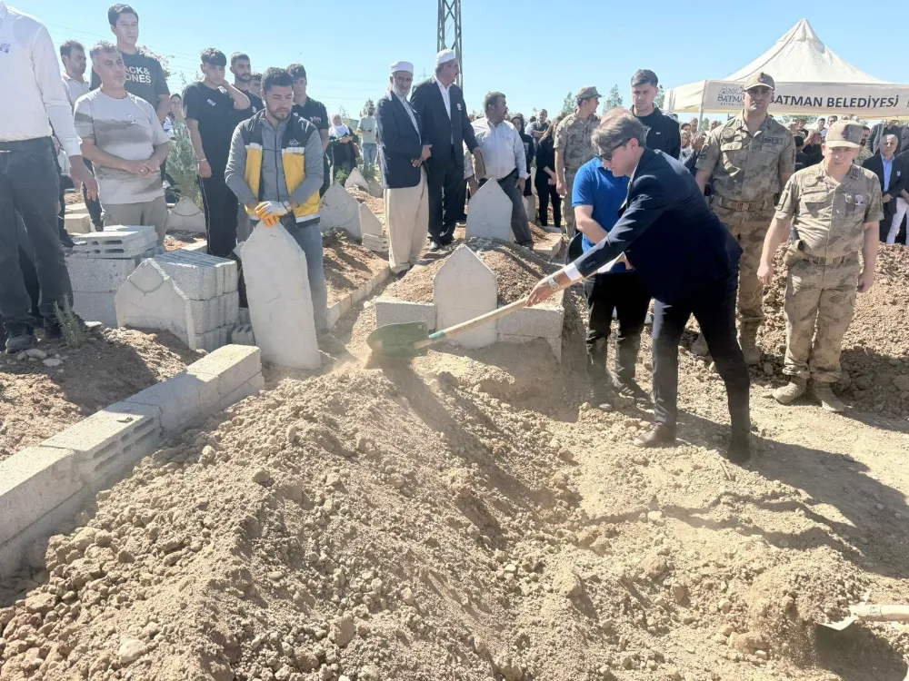Baykan Kaymakamı Özcan, Jandarma Astsubay Tahsin Güllü’nün Cenaze Törenine Katıldı