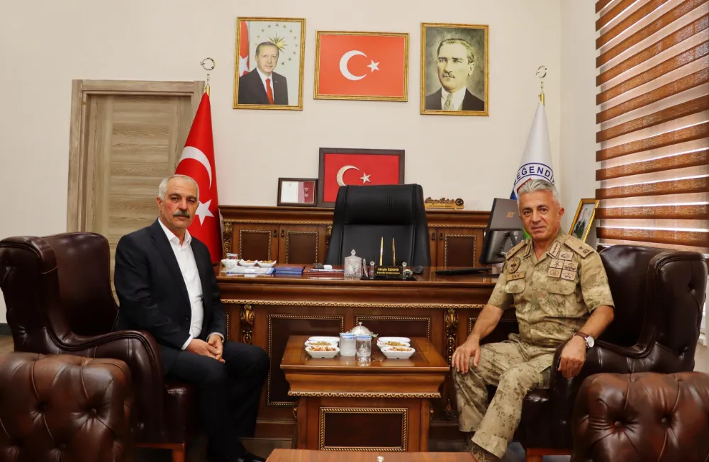 Siirt İl Jandarma Alay Komutanı Tuğgeneral Uğur Özmen’den Beğendik Beldesi’ne Anlamlı Ziyaret