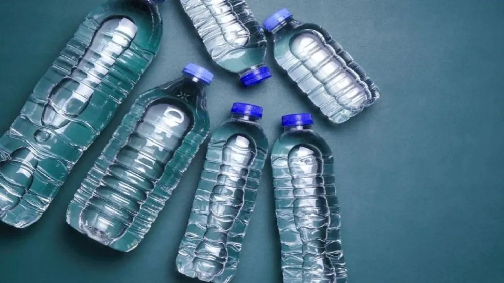 Uçak Yolculuklarında Ücretsiz Su Dönemi Başlıyor