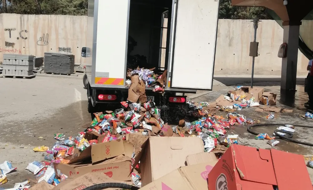 Siirt, Baykan, Veyselkarani’de Çitos Yüklü Araçta Korkutan Yangın