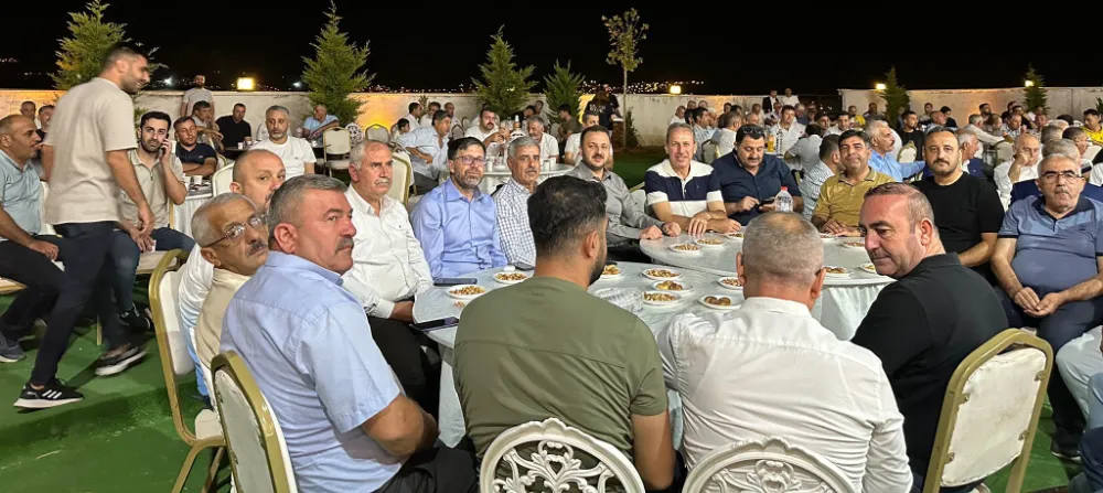 Siirt’te AK Parti İl Başkanı Özturan, Balık ve Gümüşten Ailelerinin Düğün Merasimine Katıldı
