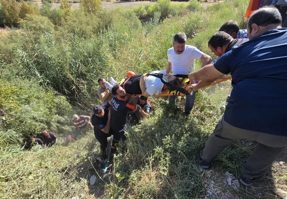 Siirt’te öğretmenleri taşıyan otomobil dereye uçtu: 2 yaralı 