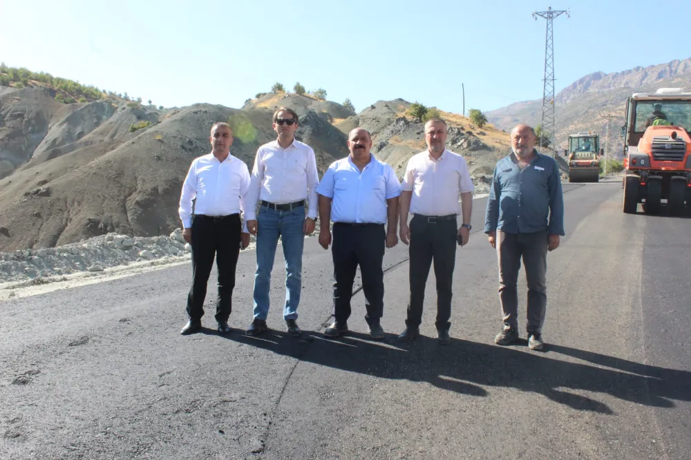 Siirt Baykan’da Derince–Günbuldu–Çamtaşı Grup Yolu Asfalt Çalışmaları İncelendi