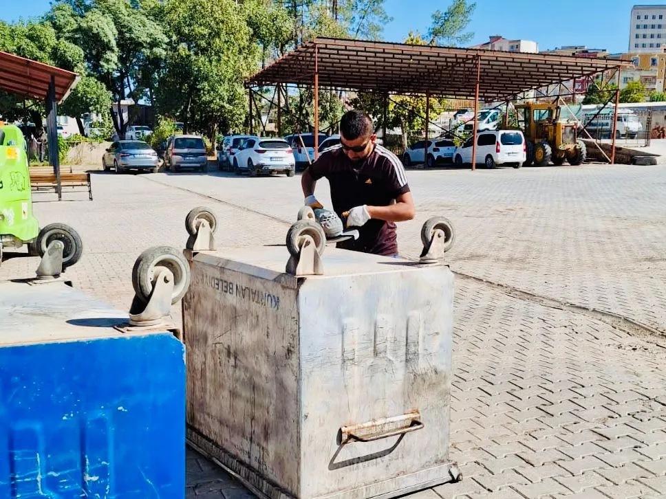 Kurtalan Belediyesi’nden Çevre Dostu Hizmet: Çöp Konteynerleri Yenileniyor